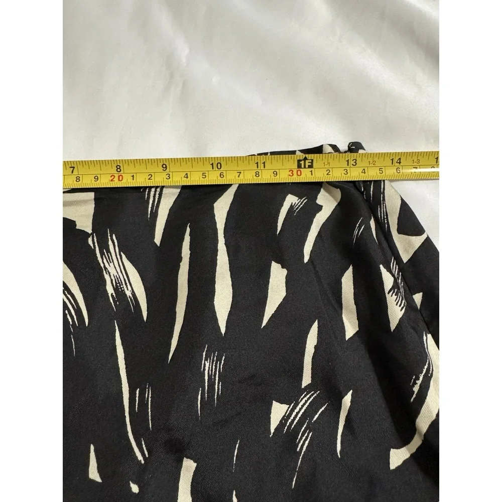 The Limited Silk Skirt Women's Size 4 Black & Cream‎ Floral Geometric Artsy